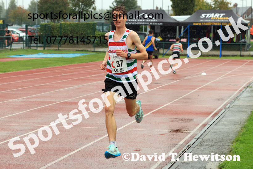 Senior Mens 6 Stage 2025 Northern Athletics Autumn Road Relays, Leigh, Lancashire. Photo: David T. Hewitson/Sports for All Pics